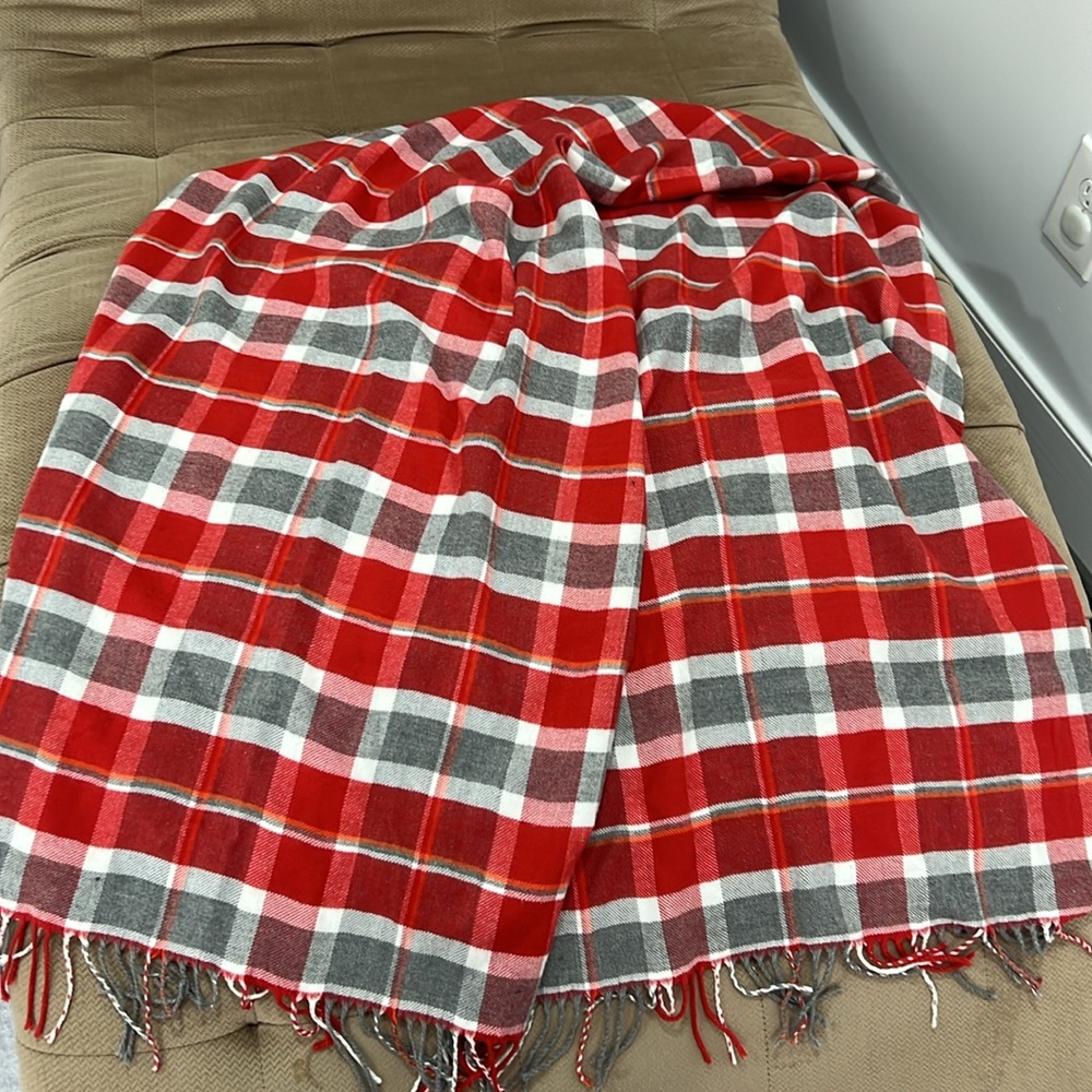 Scarf/wrap - Picture 2 of 2